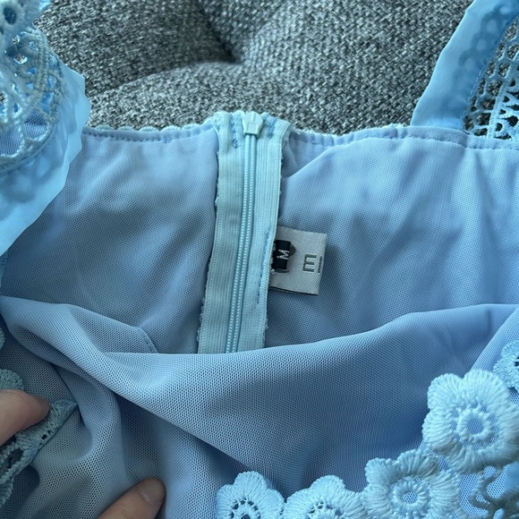 Baby light blue lace dress with floral details - Picture 5 of 10